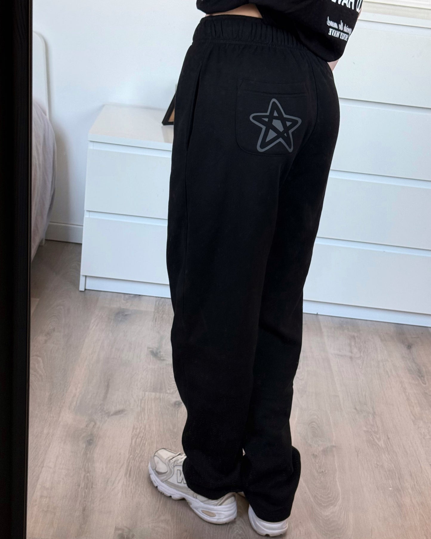 GREY STAR SWEATPANTS BLACK
